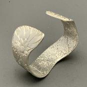 MALCOLM APPLEBY Silver OTTER & WATERLILIES BANGLE