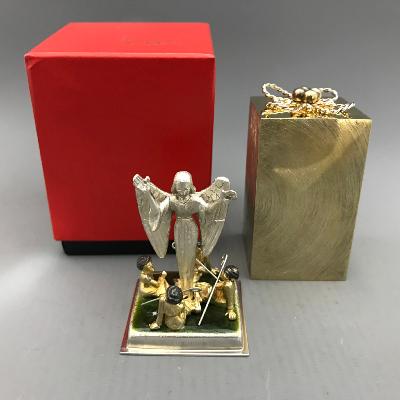STUART DEVLIN Silver CHRISTMAS BOX 'While Shepherd's Watched ' 