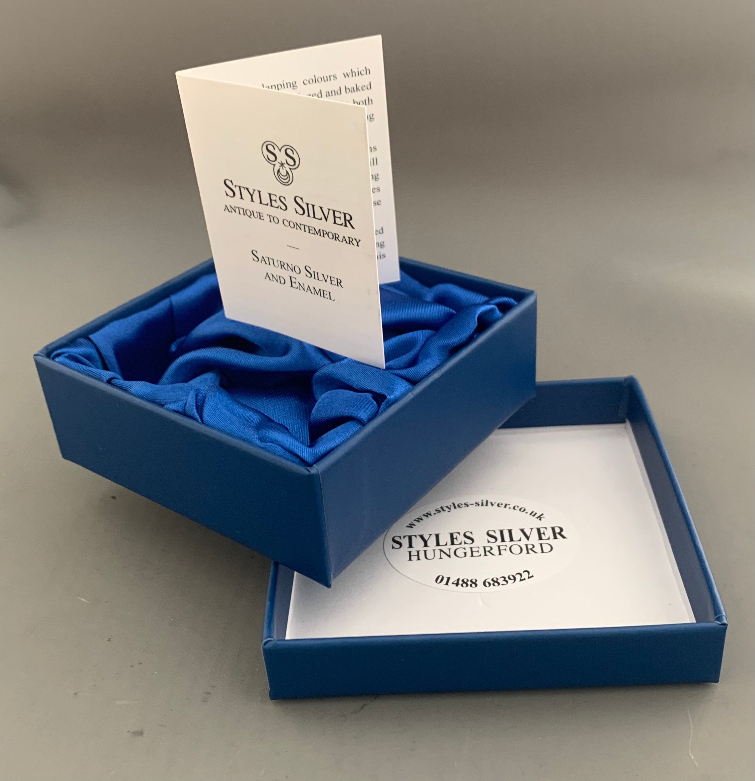 SATURNO Silver and Enamel PENGUIN STYLES SILVER of HUNGERFORD